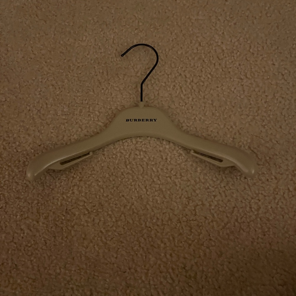 Burberry hanger for kids